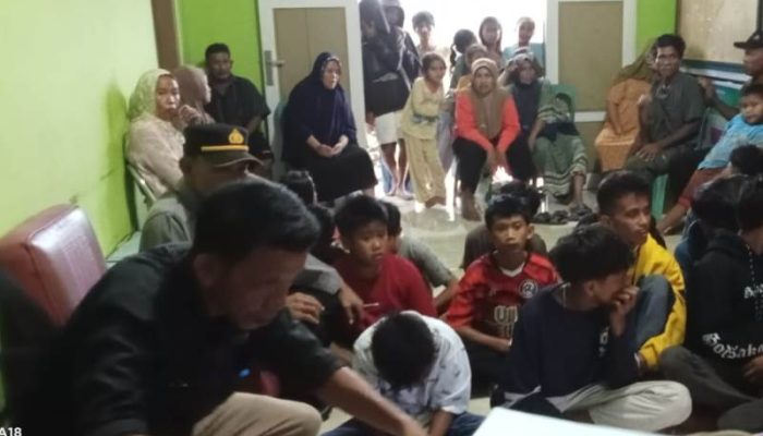 Cegah Aksi Premanise di Touna, Kapolsek Ampana Tete Bubarkan Genk KUSADA
