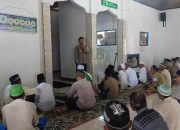 Sholat Jumat Bersama Warga, Kapolsek Ampana Kota Imbau Orang Tua Jaga Pergaulan Anak