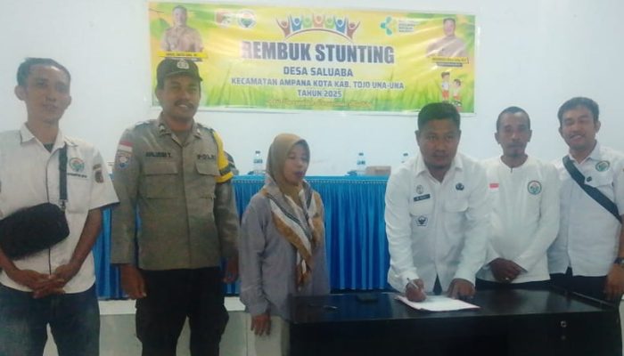 Wujud Kepedulian Polri, Bhabinkamtibmas Polsek Ampana Kota Ikut Serta dalam Rembuk Stunting di Desa Binaan