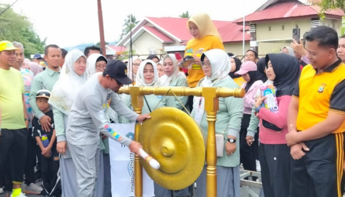 Didampingi Ketua TP PKK Touna, Bupati Ilham Resmi Launching 6000 Langkah Maimo Molinja