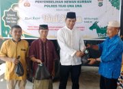 Rayakan Idul Adha, Kapolres Touna Salurkan Daging Kurban ke Masyarakat