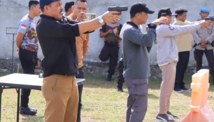 Pj Sekda Touna Ikuti Latihan Menembak Dalam Rangka Menyambut Hari Bhayangkara Ke-79
