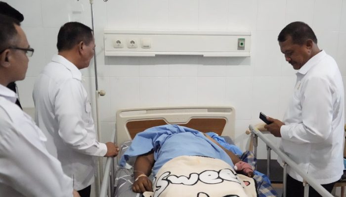 Tiba di Nabire, Dirjenpas Langsung Sambangi Petugas Lapas Yang Terluka