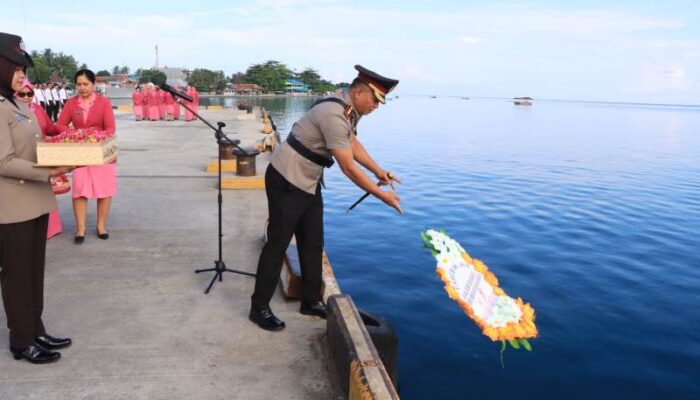 Kapolres Touna Pimpin Upacara Tabur Bunga Peringati HUT Bhayangkara ke-79