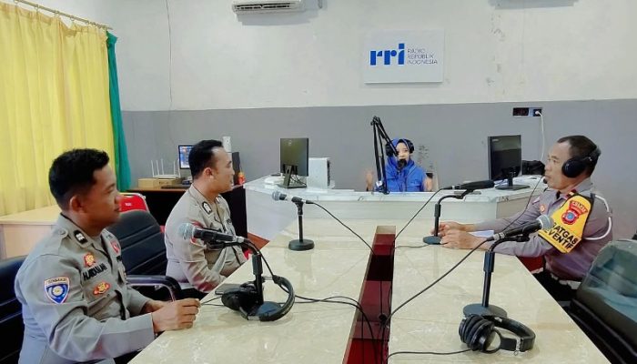 Hari Ketiga Operasi Patuh Tinombala 2025, Polres Touna Sosialisasikan Tertib Berlalu Lintas di RRI Ampana