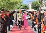 Tarian Adat dan Tradisi Pedang Pora Sambut Kapolres Touna AKBP Yanna Djayawidya