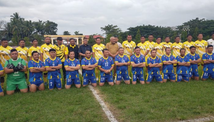 Bupati Ilham Lawidu Pimpin Langsung Laga Persahabatan Pemkab Touna Vs Pemkab Gorontalo