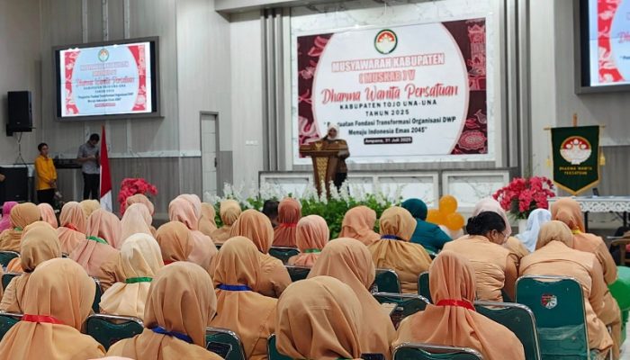 Buka Muskab ke-5 Dharma Wanita Persatuan Touna, Ini Pesan Wabup Surya