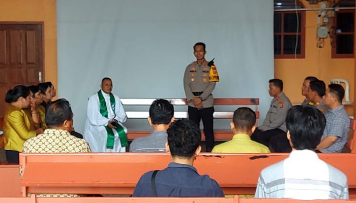 Minggu Kasih di Gereja Calvary Ampana, Kapolres Touna Jalin Komunikasi dengan Jemaat