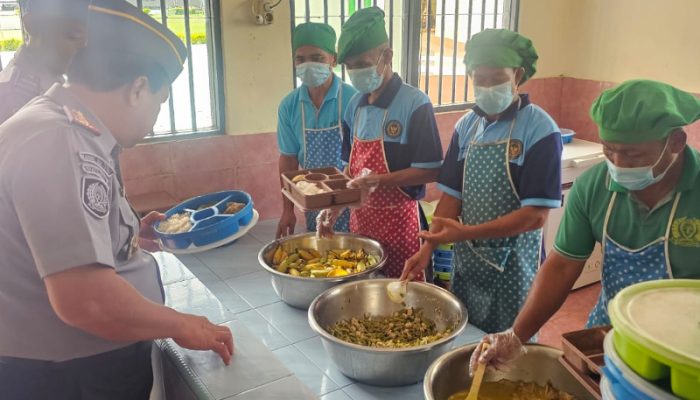 Ciptakan Lingkungan Lapas yang Aman, Tertib dan Kondusif, Kalapas Ampana Cek Dapur dan Blok Hunian
