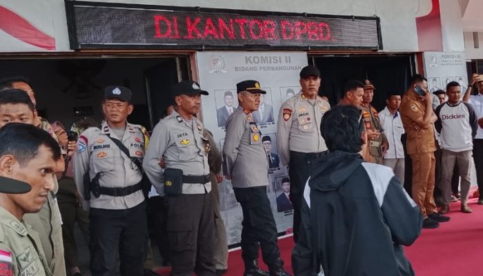 Polres Touna Kerahkan Puluhan Personel Amankan Aksi Damai Penutupan Tambang di Ampana Tete