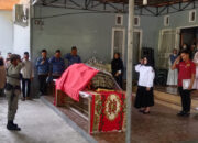 Bentuk Penghormatan, Wabup Surya Pimpin Pelepasan Jenazah Almarhum Pegawai Kantor Camat Ampana Kota