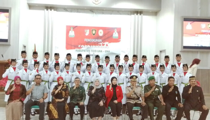 Wabup Surya Kukuhkan 33 Anggota Paskibraka, Siap Kibarkan Merah Putih di HUT RI Ke-80