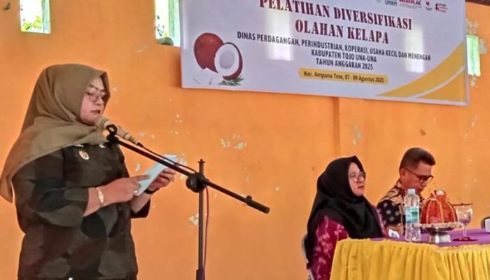Dorong Pengembangan Ekonomi Kerakyatan Berbasis Potensi Lokal, Pemkab Touna Gelar Pelatihan Diversifikasi Olahan Kelapa