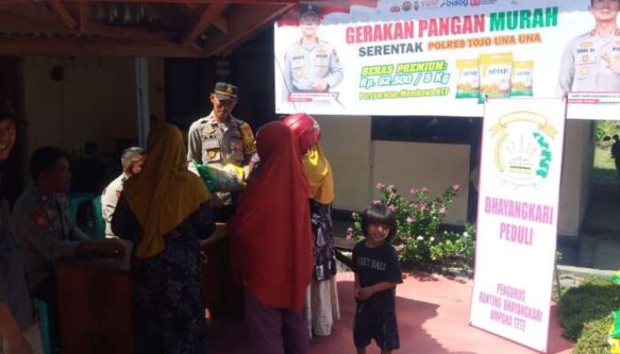Polsek Ampana Tete Gelar Pasar Beras Murah, Warga Antusias Sambut Bantuan