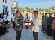 Apel Pagi Jadi Momen Mengharukan Pelepasan Salah Satu Pegawai Lapas Ampana