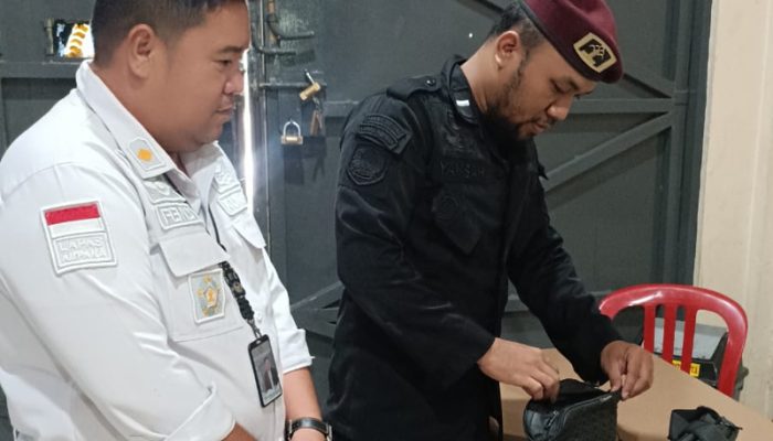 Transparansi dan Disiplin, Lapas Ampana Lakukan Penggeledahan Barang dan Badan Pegawai