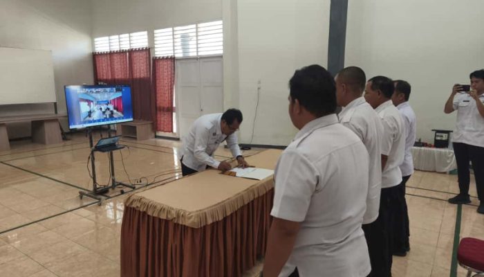 Kalapas Ampana Ikuti Penandatanganan Komitmen Bersama Jajaran Pemasyarakatan Secara Virtual