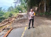 Jalan Trans Sulawesi Touna-Poso Sudah Bisa Dilalui, Kapolsek Tojo Imbau Pengendara Tetap Waspada