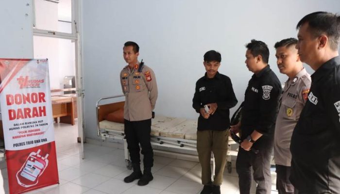 HUT Humas Polri ke-74, Kapolres Touna Beri Teladan Ikut Donor Darah Bersama Anggota