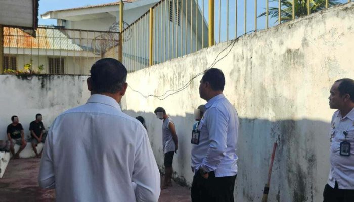 Kalapas Ampana Turun Langsung Kontrol Blok Hunian, Pengecekan Kebersihan dan Pemeriksaan Kesehatan WBP