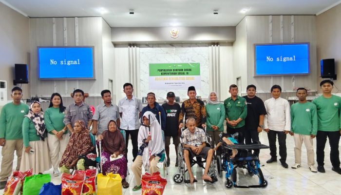 Bupati Ilham Serahkan Bantuan ATENSI Kemensos untuk Disabilitas, Lansia dan Kelompok Rentan di Touna