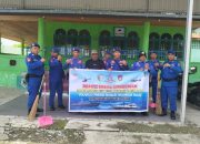 Rayakan HUT, Polairud Touna Perkuat Kerukunan Lewat Aksi Bersih-Bersih