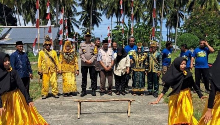 HUT ke-20 Desa Bonevoto Ulubongka Dirangkai Syukuran Panen, Dihadiri Langsung Kapolsek