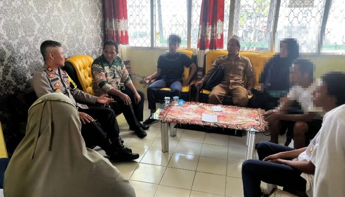 Polsek Ampana Kota Sukses Mediasi Perkelahian Siswa MTS Alkhaerat di Touna