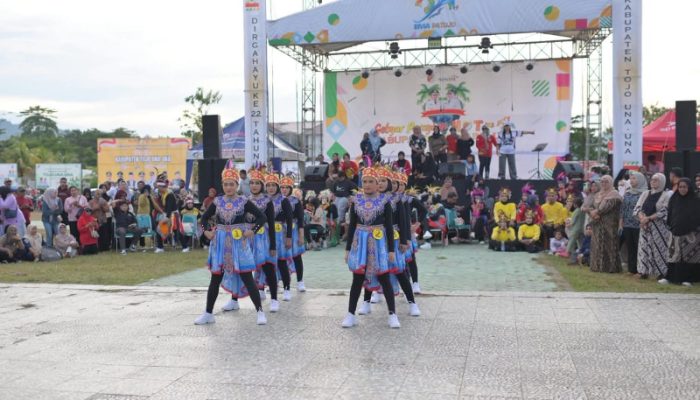 Lomba Senam Kreasi Warnai Kemeriahan HUT ke-22 Kabupaten Touna