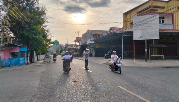 Strong Point Pagi, Satlantas Polres Touna Jaga Kamseltibcar Lantas