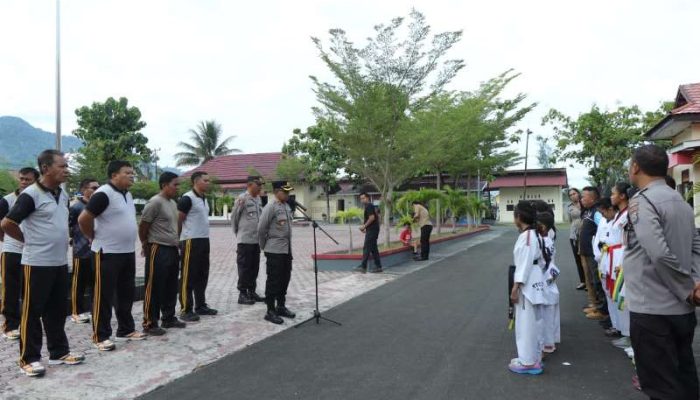 Berangkat ke Palu, Wakapolres Lepas Tim Taekwondo RTC Touna untuk Perebutkan Piala Gubernur Sulteng