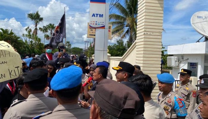 Pendekatan Humanis Kapolres Touna Redam Ketegangan Demo Nelayan Pesisir