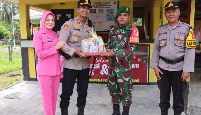 Apresiasi Dedikasi Anggota, Kapolres dan Bhayangkari Touna Keliling Pospam Beri Kejutan Bingkisan.