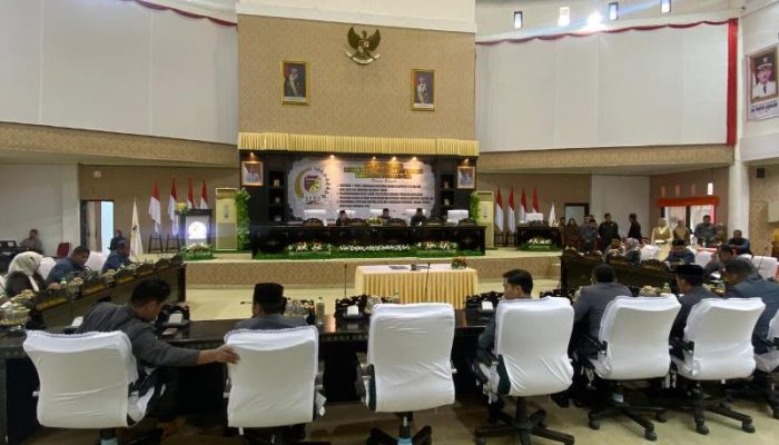 Hadiri Paripurna DPRD, Wakapolres Touna Tegaskan Dukungan Polri Terhadap Implementasi Perda Baru