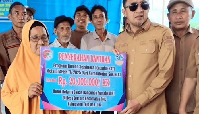 Bupati Ilham Lawidu Harap Bantuan Rumah Sejahtera Terpadu Dimanfaatkan Secara Maksimal dan Sesuai Peruntukan