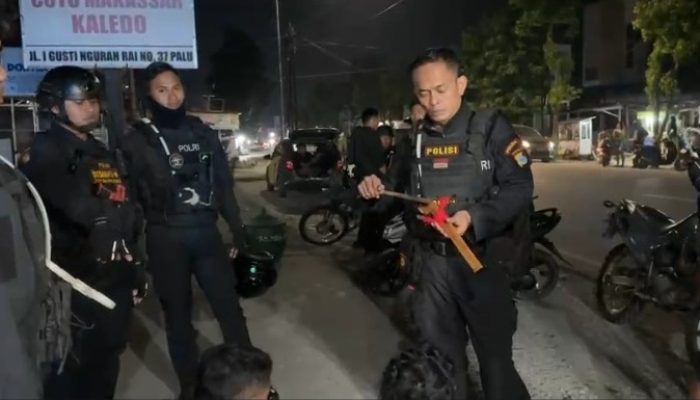 Bawa Sajam Tengah Malam, Dua Pria di Palu Diamankan Tim Perintis Presisi