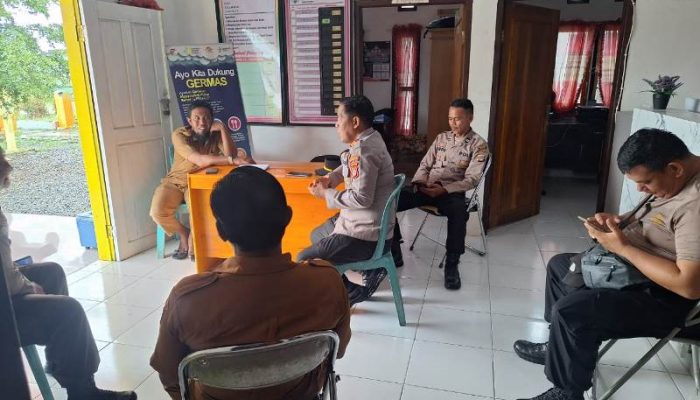 Sat Binmas Polres Touna Sambangi Desa Uetoli, Tekankan Pengaktifan Kembali Pos Kamling