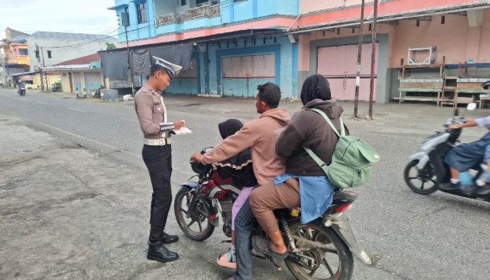 Jamin Keselamatan Pagi, Sat Lantas Polres Touna Sebar Personel di Titik Rawan