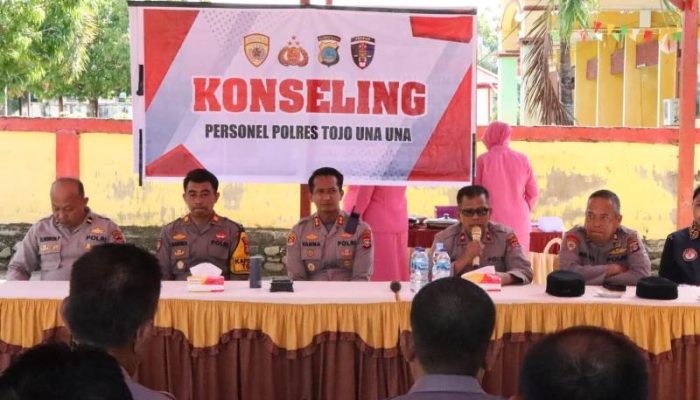 Kunjungi Polsek Tojo, Kapolres Touna Gelar Konseling Khusus Perkuat Mental dan Etika Personel