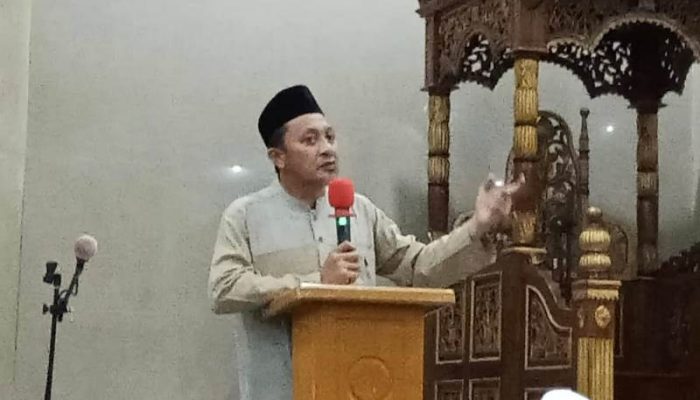 Bupati Ilham Lawidu Pimpin Safari Ramadhan Pemkab Touna di Masjid Tsamaratul Ukhuwah Muara Toba