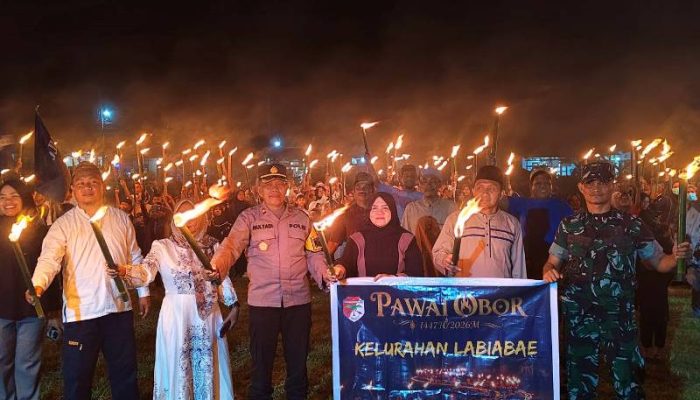 Bupati Ilham Lawidu Lepas Peserta Pawai Obor Sambut Ramadhan
