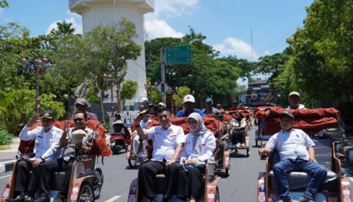 Presiden Prabowo Subianto Bagikan 200 Becak Listrik di Lamongan