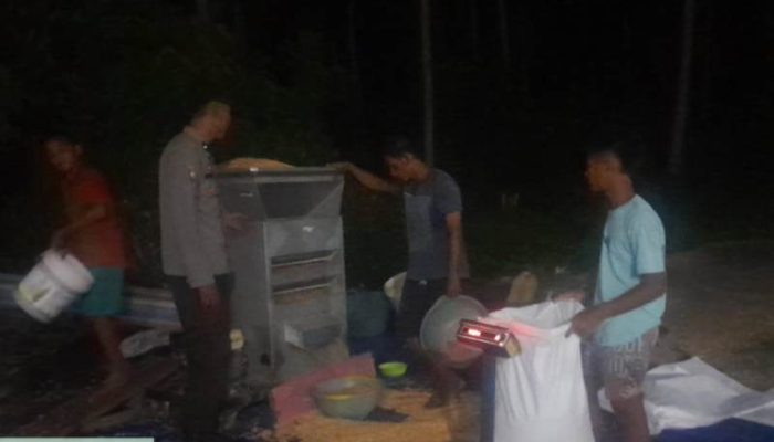 Jamin Ketersediaan Pangan, Polsek Ampana Tete Kawal Pengiriman 20 Ton Jagung ke Bulog Poso