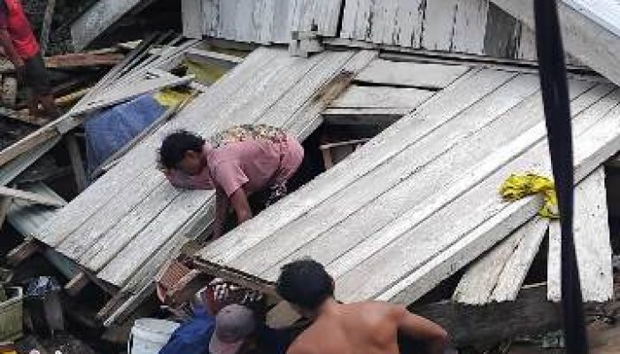 Satu Rumah Rusak Berat Akibat Puting Beliung, Kapolres Touna Minta Masyarakat Waspada