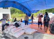 Dukung Ketahanan Pangan, Personel Polsek Ulubongka Dampingi Distribusi Jagung ke Bulog