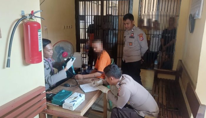 Pastikan Kondisi Stabil, Polres Touna Periksa Kesehatan Rutin di Rutan