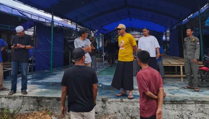Pastikan Penataan Rapi, Bupati Ilham Lawidu Tinjau Pasar Malam Ramadhan