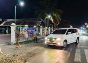 Pastikan Ibadah Khidmat, Personel Polsek Tojo Kawal Ketat Safari Ramadan Bupati dan Wabup Touna
