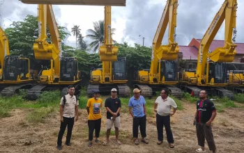 Bupati Ilham Lawidu Tinjau Bibit dan 22 Unit Alat Berat untuk Persiapan Lahan Sawit